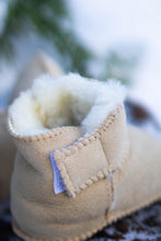 Lade das Bild in den Galerie-Viewer, Babyschuhe mit Klettverschluss | La Dresseria
