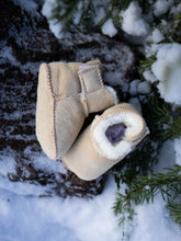 Lade das Bild in den Galerie-Viewer, Hausschuhe Baby Schaffell | La Dresseria