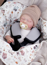 Lade das Bild in den Galerie-Viewer, Babyschale Decke mit Gurtlöchern | La Dresseria